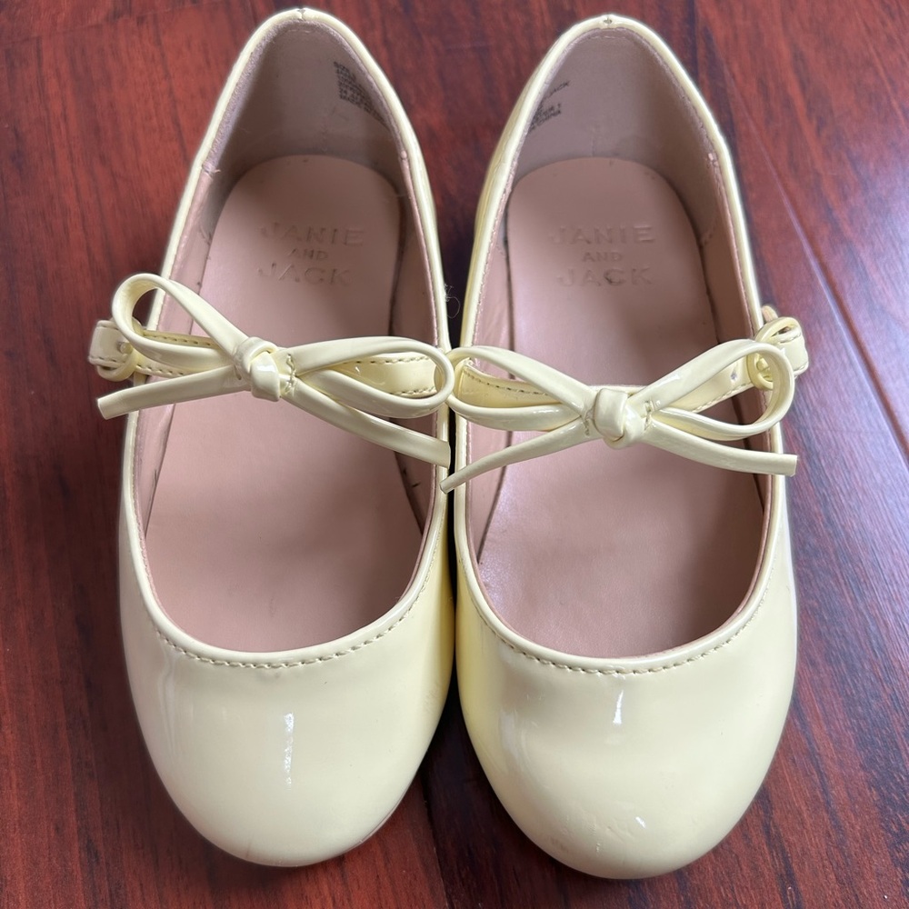 Janie and Jack Pale Yellow Patent Mary Jane Flats with Bow